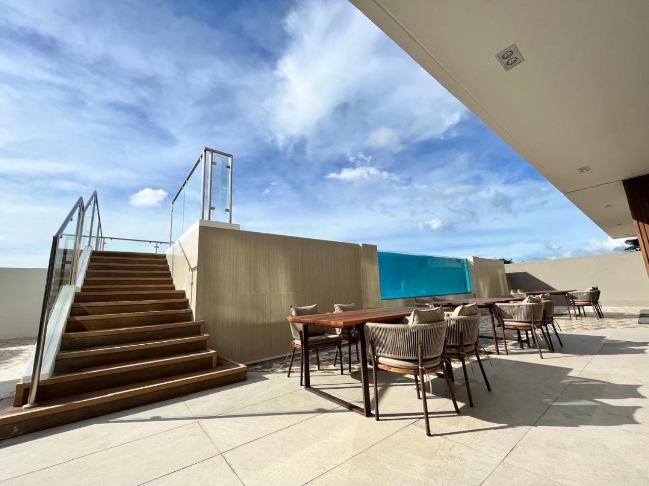 נגה Uma Hotel And Residences מראה חיצוני תמונה