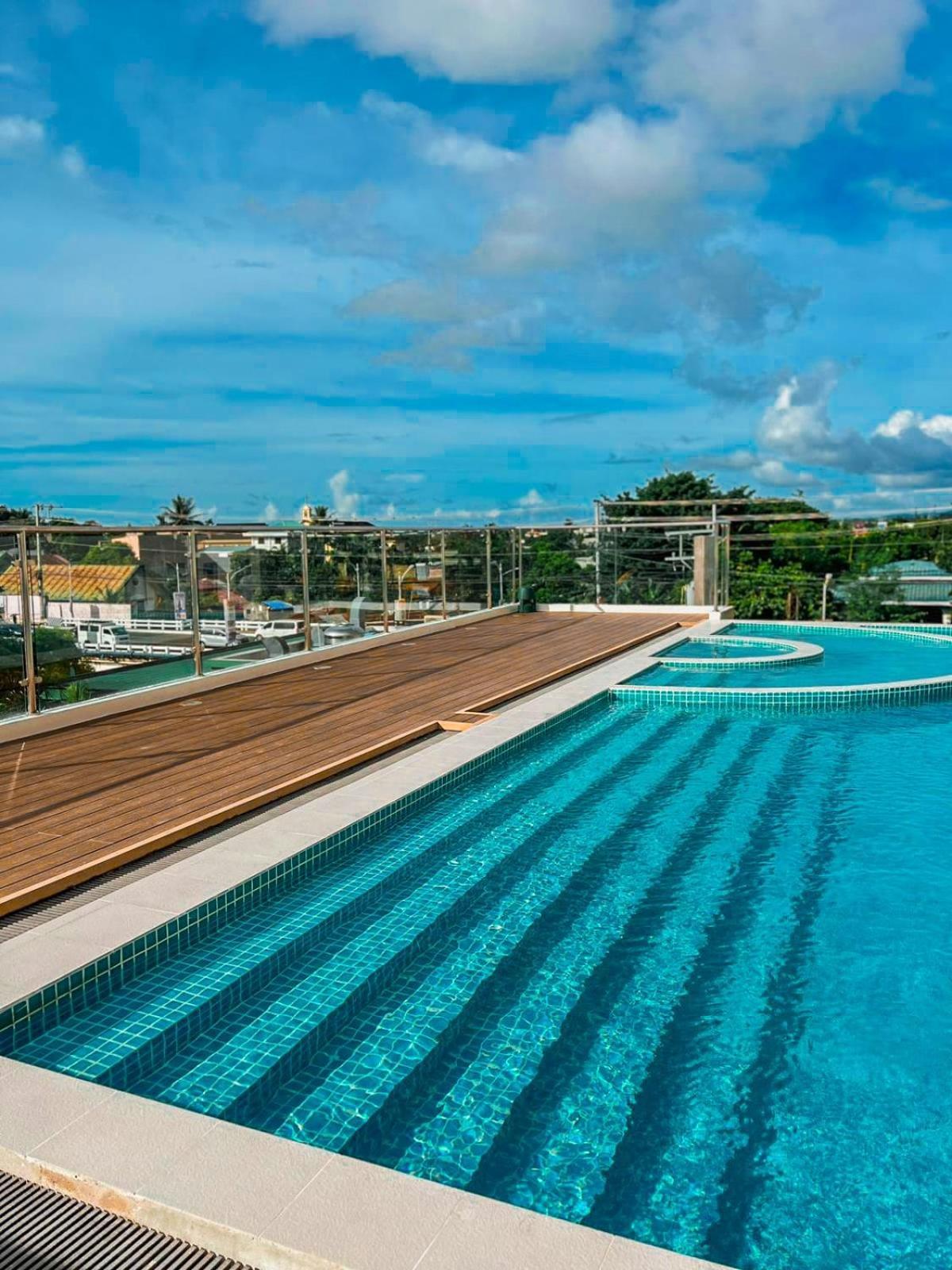 נגה Uma Hotel And Residences מראה חיצוני תמונה